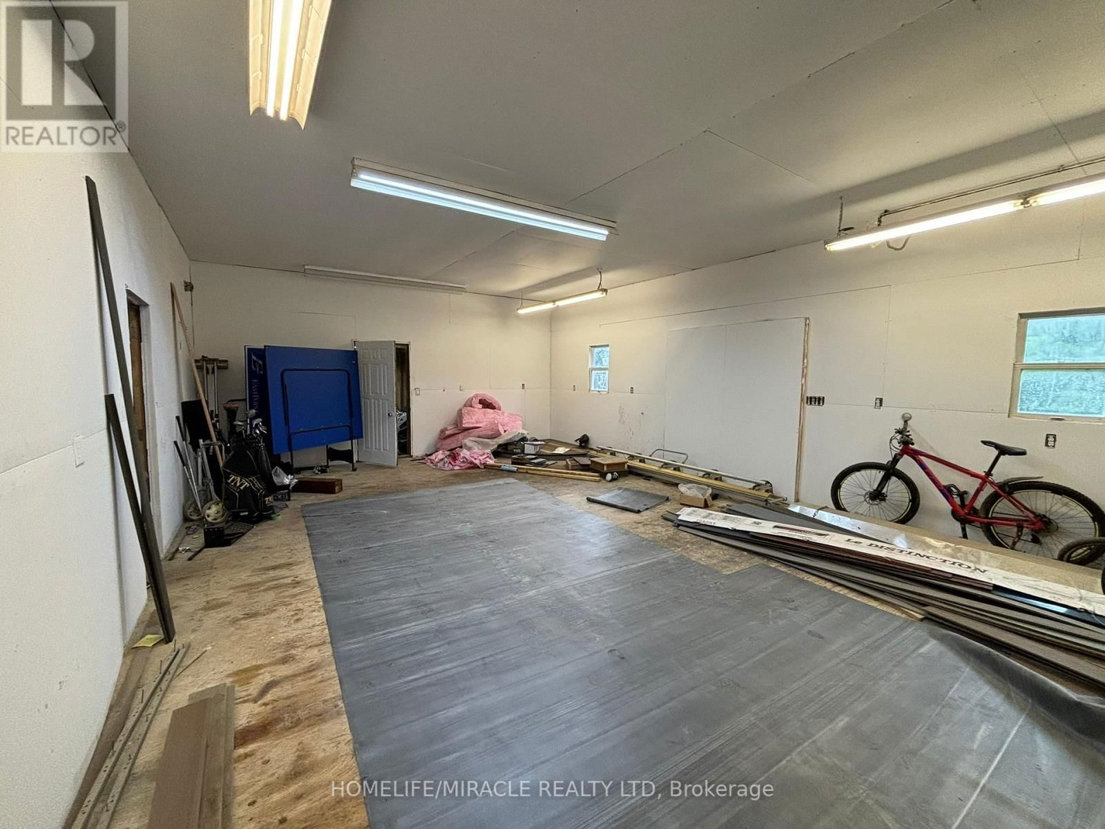 1047 PARKINSON ROAD NORTH Image 10