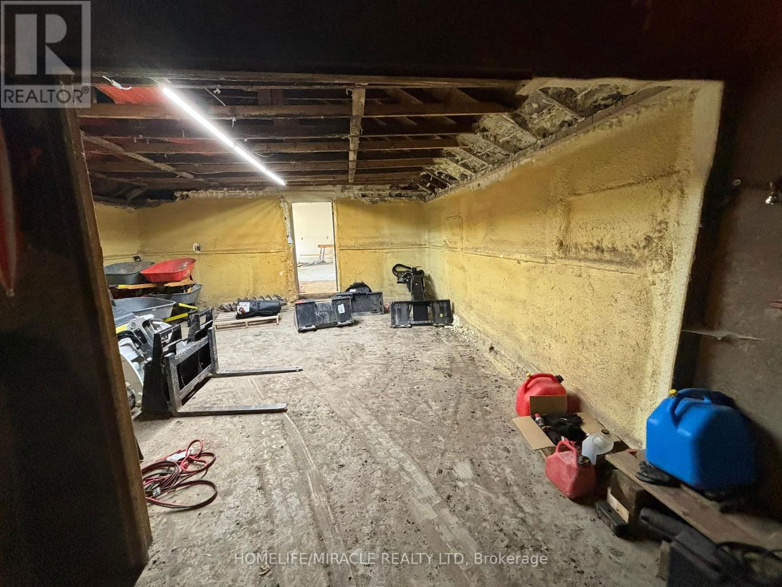 1047 PARKINSON ROAD NORTH Image 12