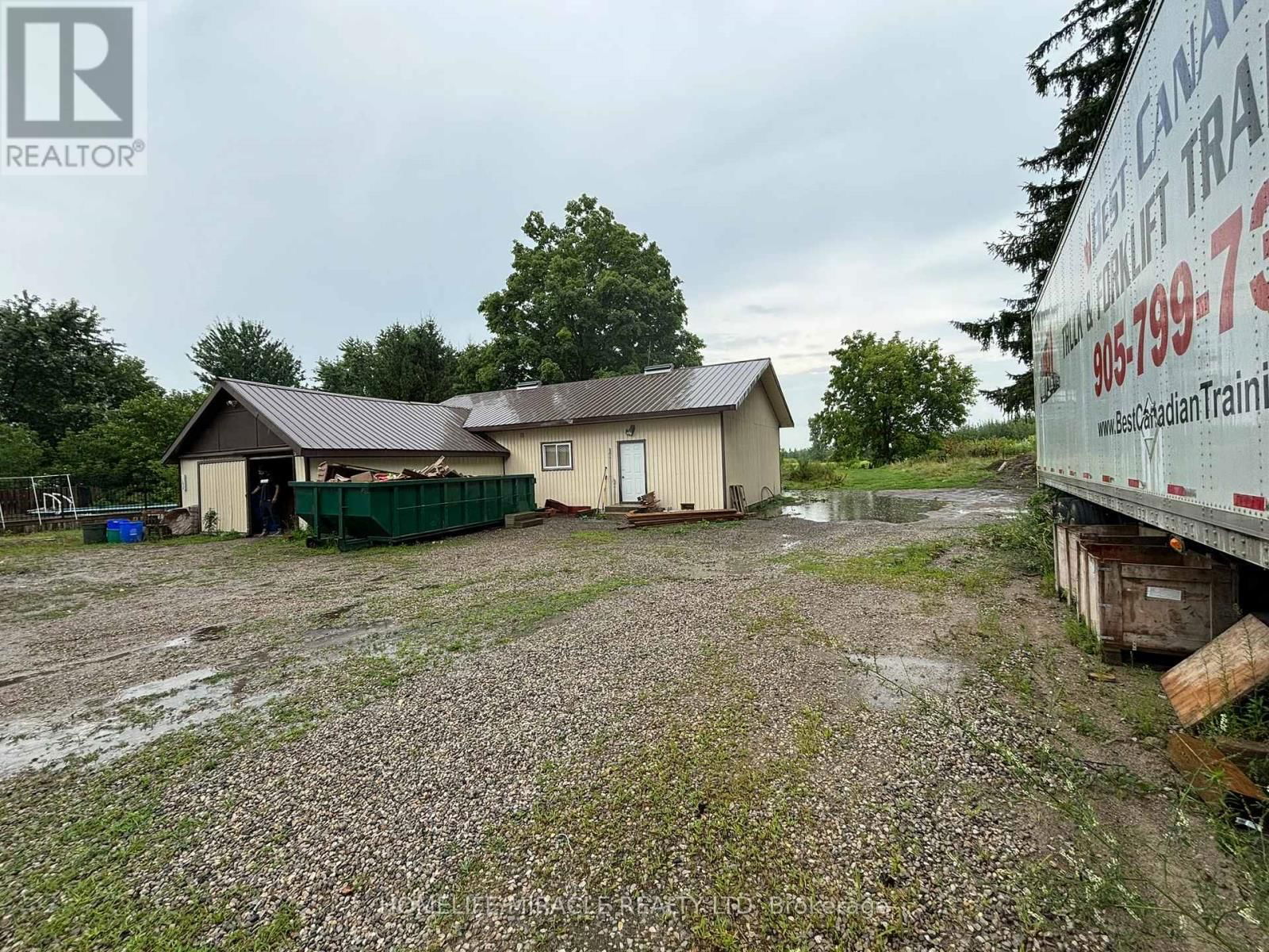 1047 PARKINSON ROAD NORTH Image 4