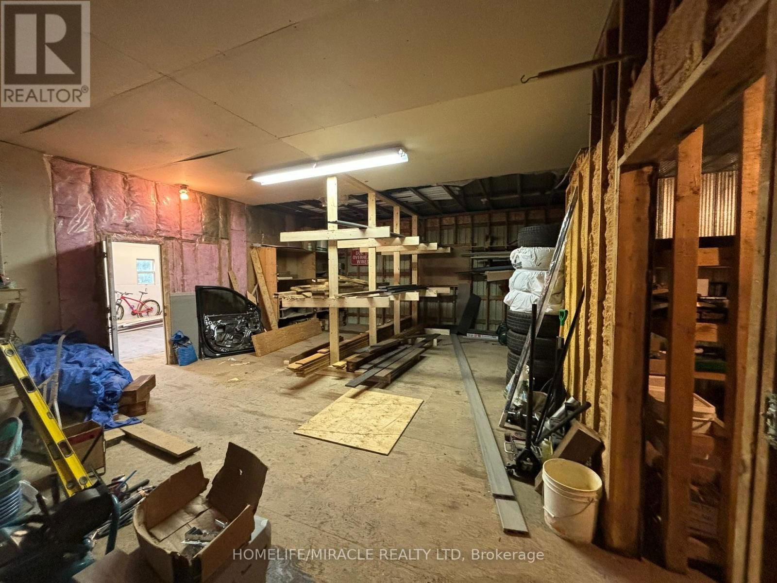 1047 PARKINSON ROAD NORTH Image 7