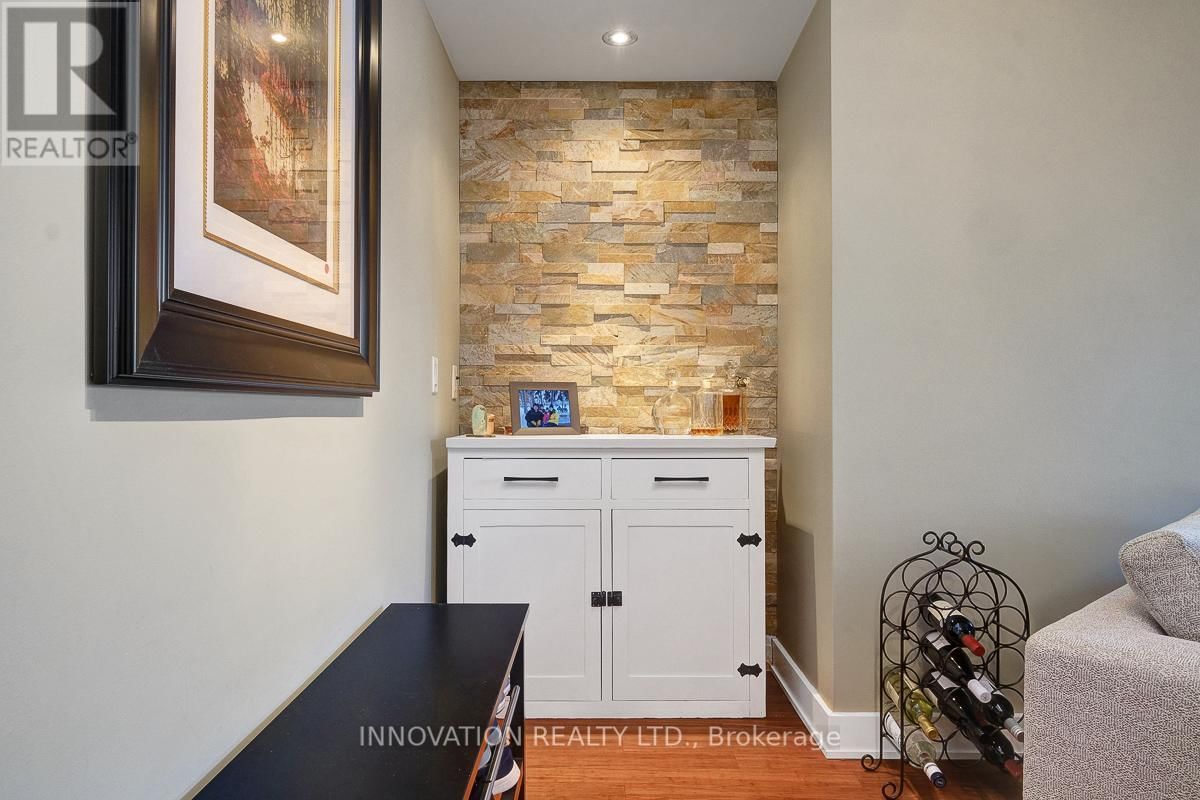 2C - 150 WAVERLEY STREET Image 10