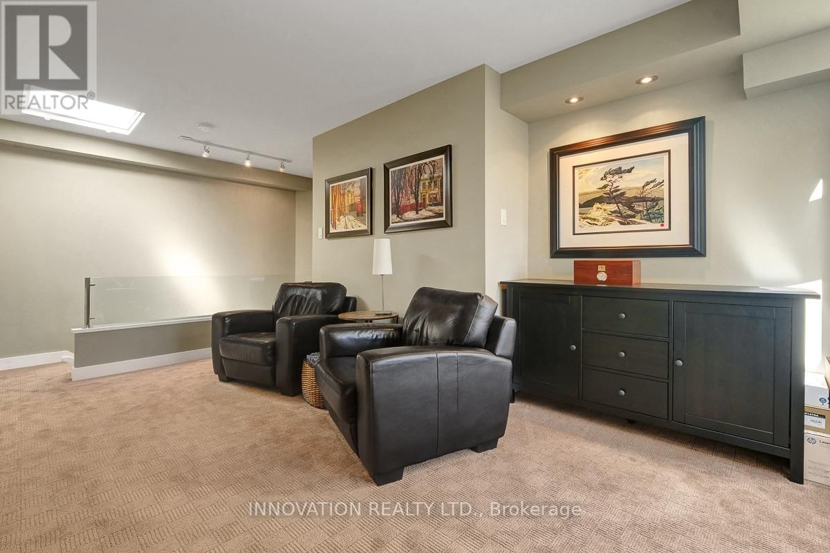 2C - 150 WAVERLEY STREET Image 26