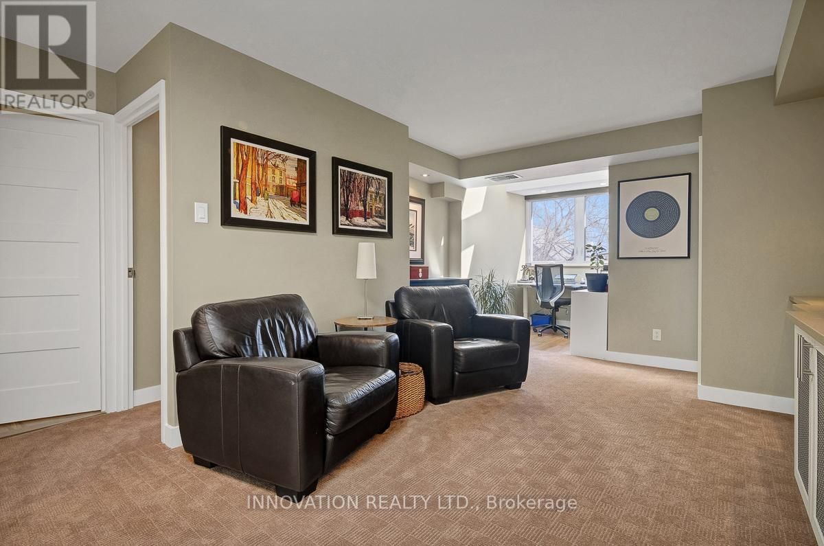 2C - 150 WAVERLEY STREET Image 27