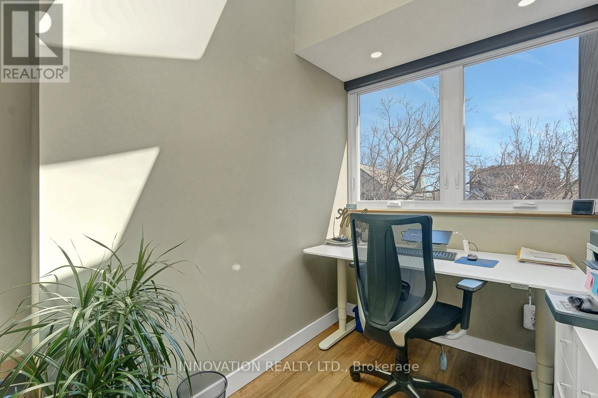 2C - 150 WAVERLEY STREET Image 30