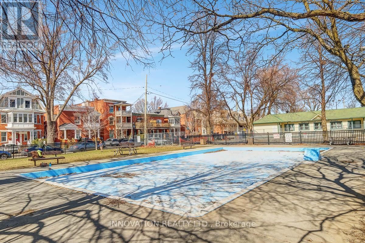 2C - 150 WAVERLEY STREET Image 49