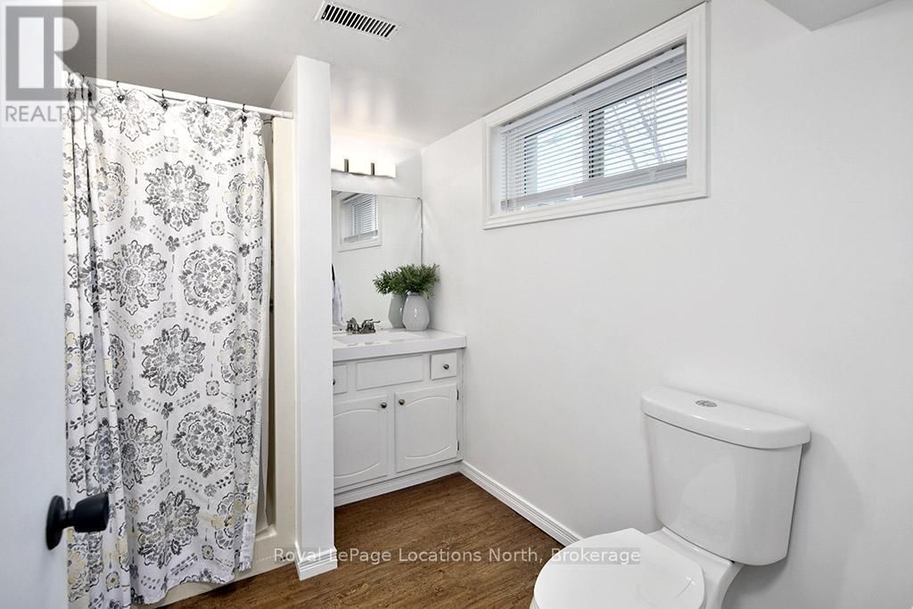 33 BLAKE STREET Image 16