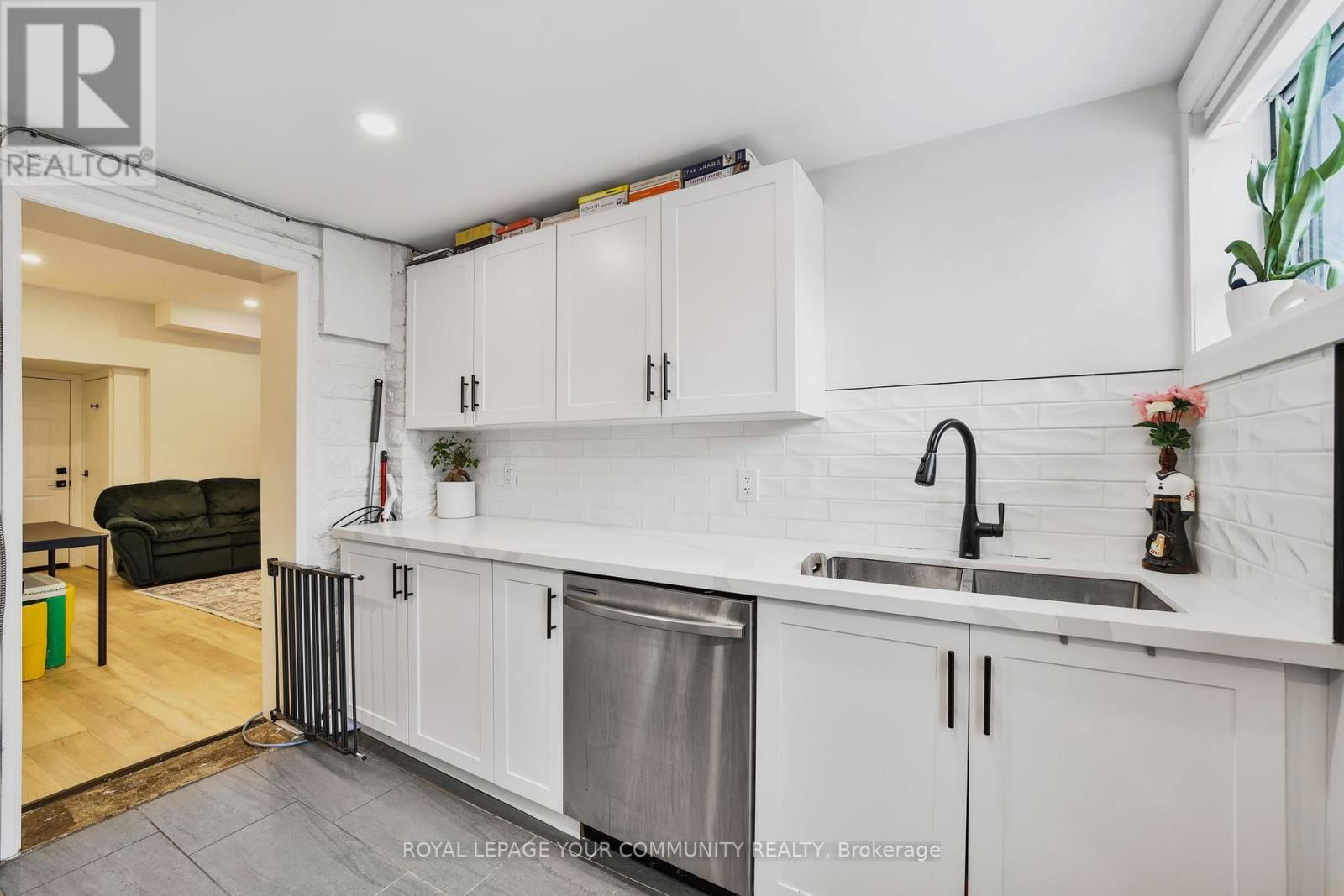 97 GARFIELD AVENUE SOUTH Image 9