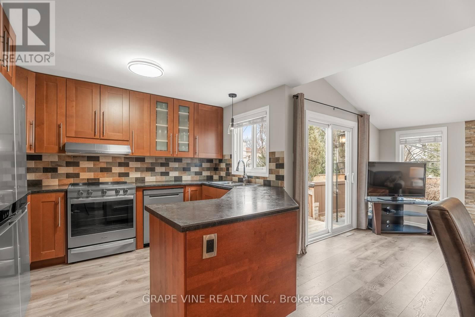 1667 TEAKDALE AVENUE Image 14