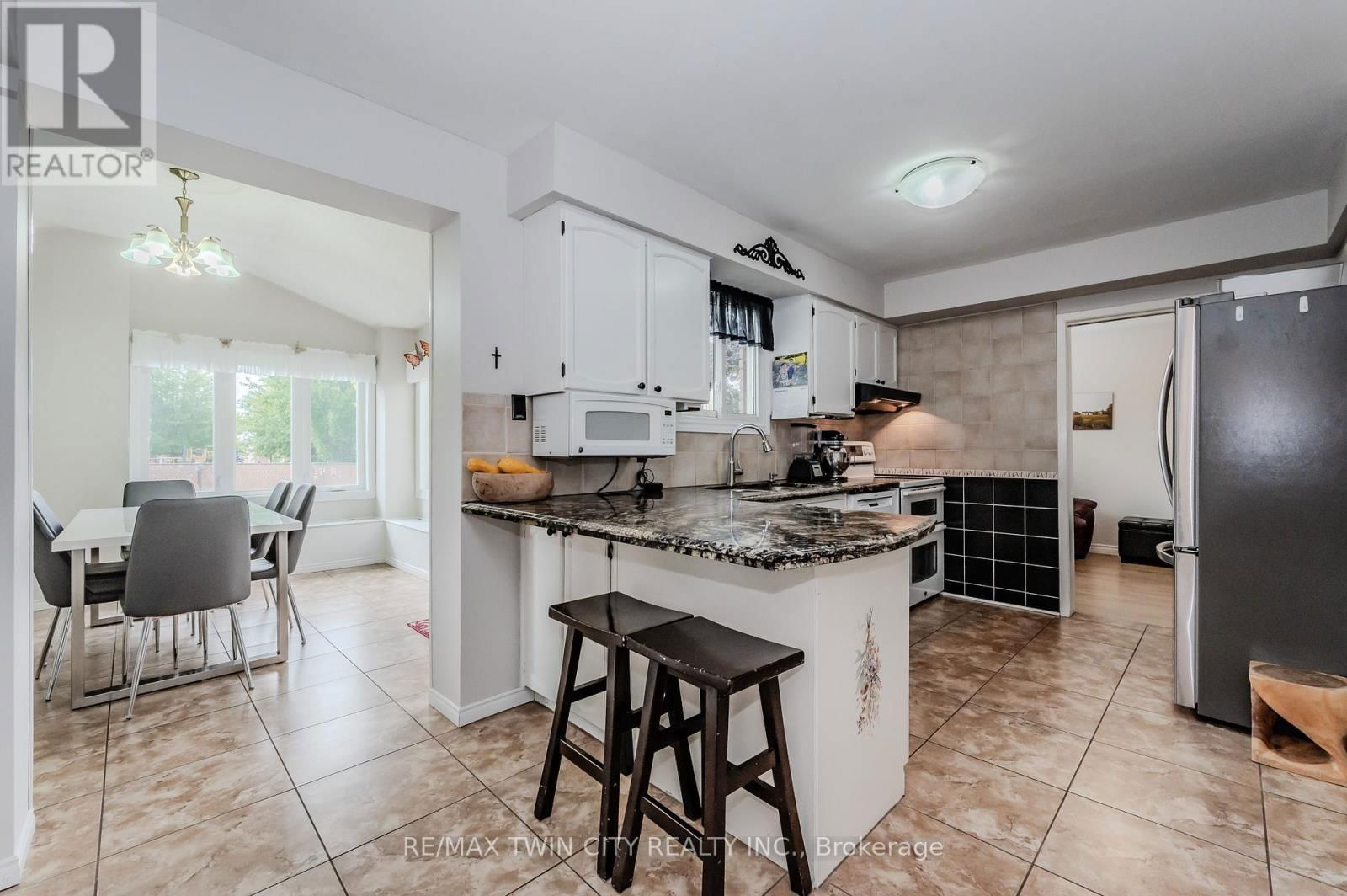 136 ST JEROME CRESCENT Image 15