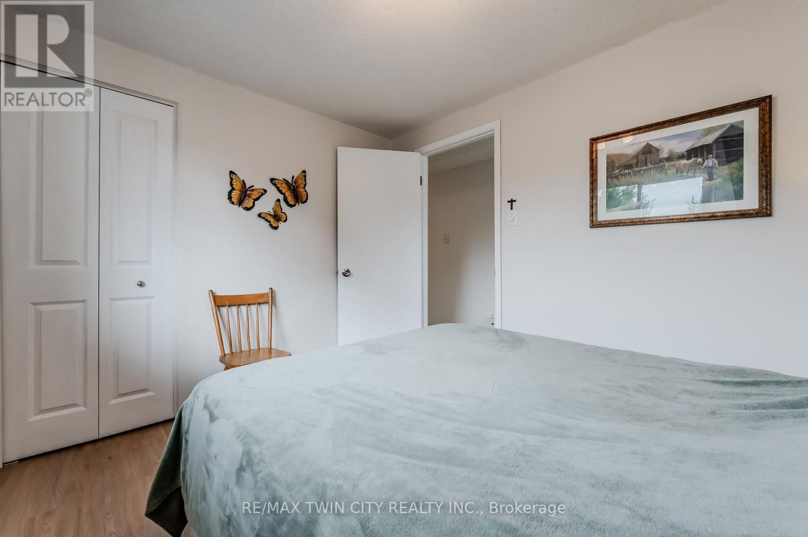 136 ST JEROME CRESCENT Image 22