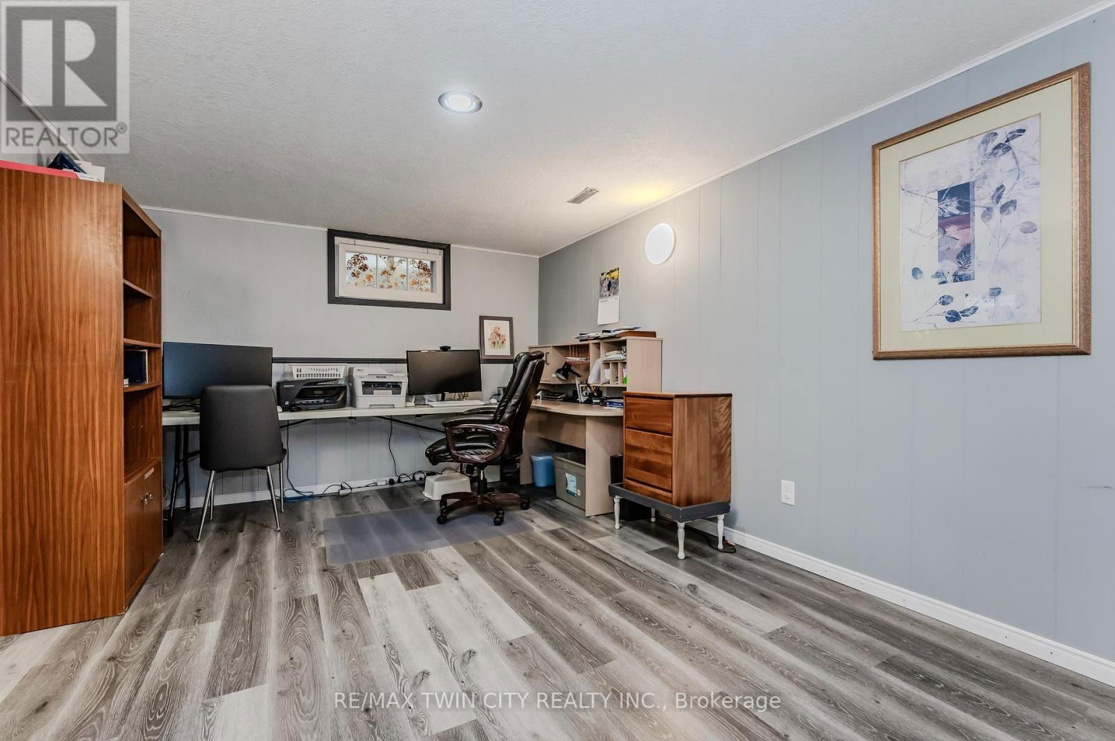136 ST JEROME CRESCENT Image 31