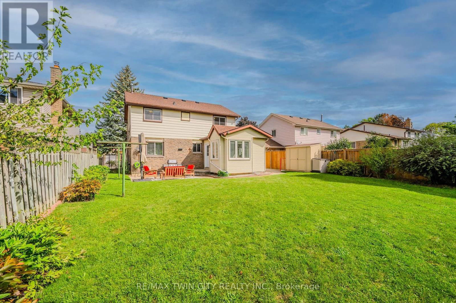136 ST JEROME CRESCENT Image 42