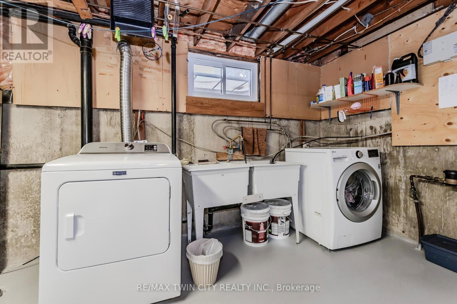 136 ST JEROME CRESCENT Image 45