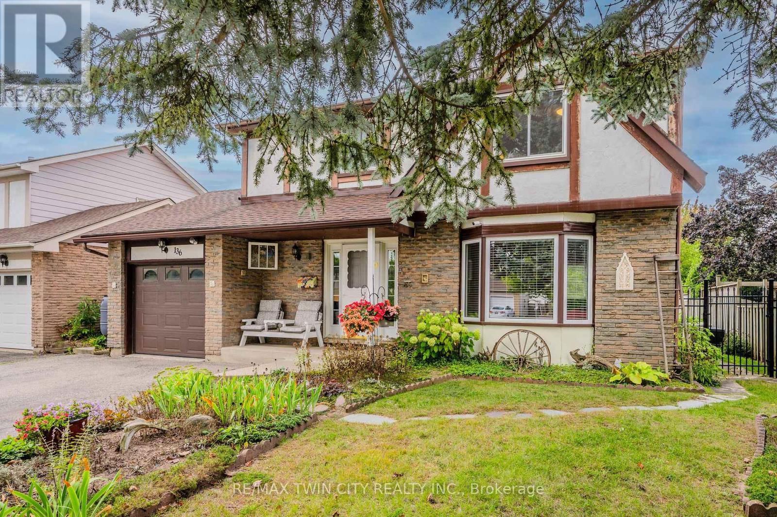 136 ST JEROME CRESCENT Image 5