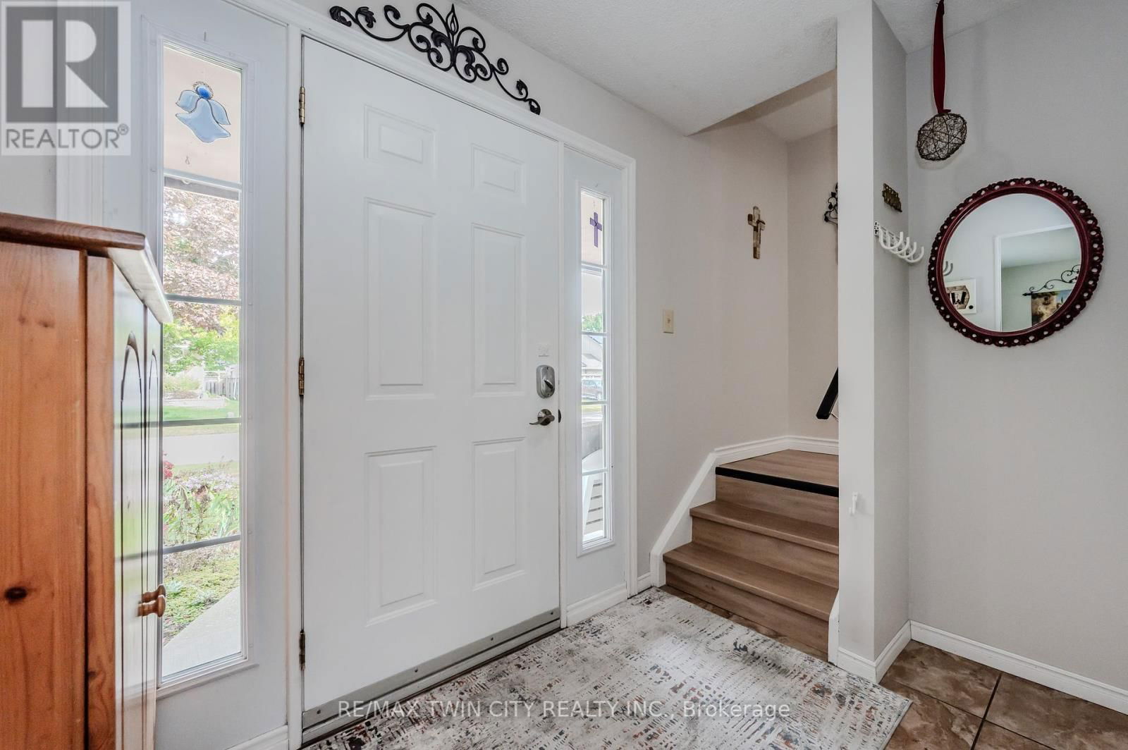 136 ST JEROME CRESCENT Image 7