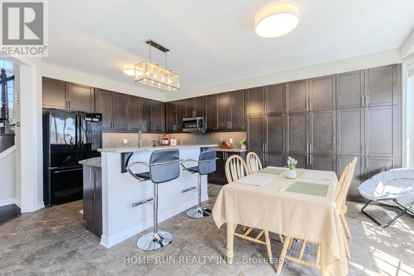 213 DUTCHMANS WAY Image 12
