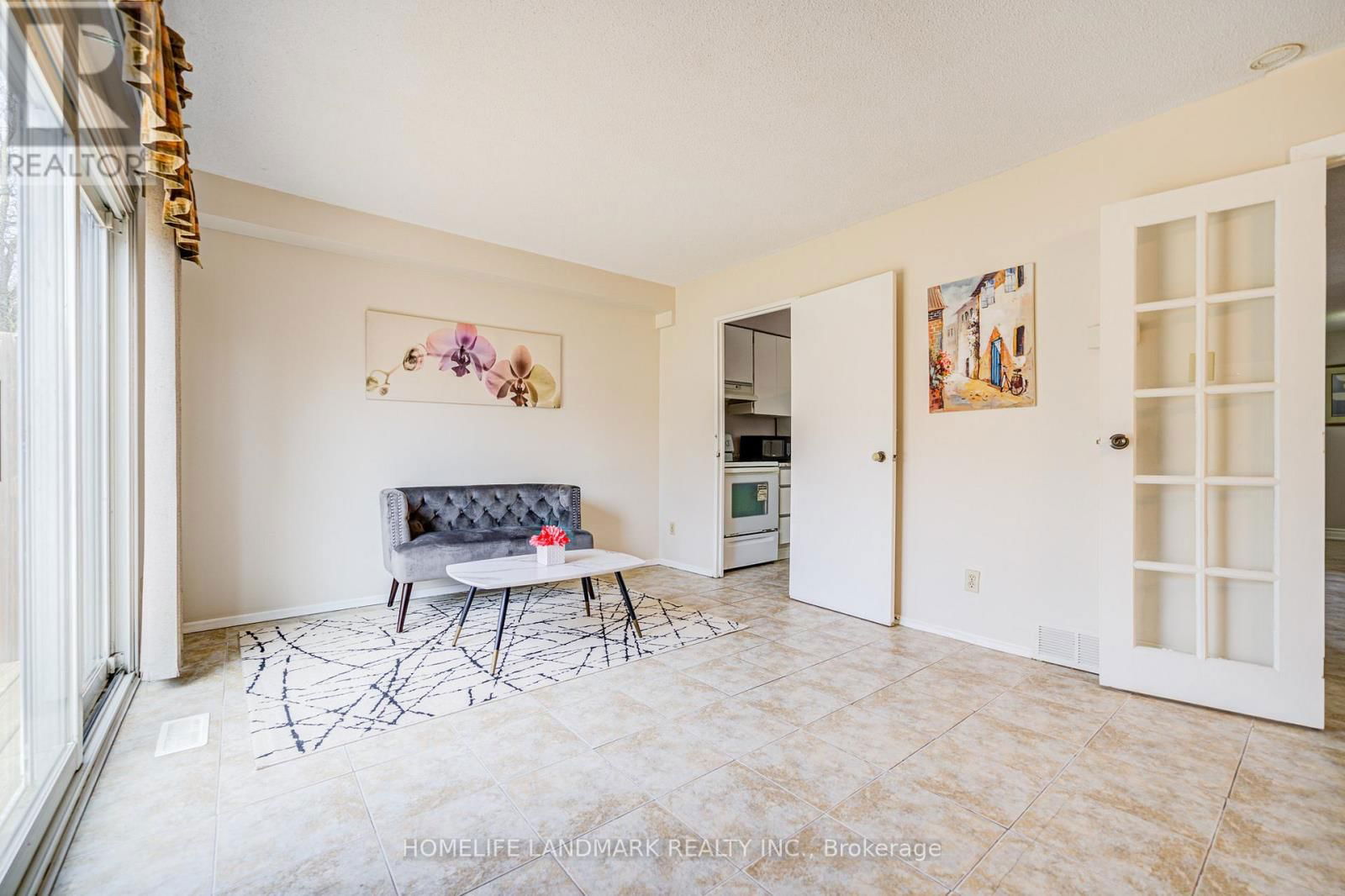2 - 401 KEATS WAY Image 18