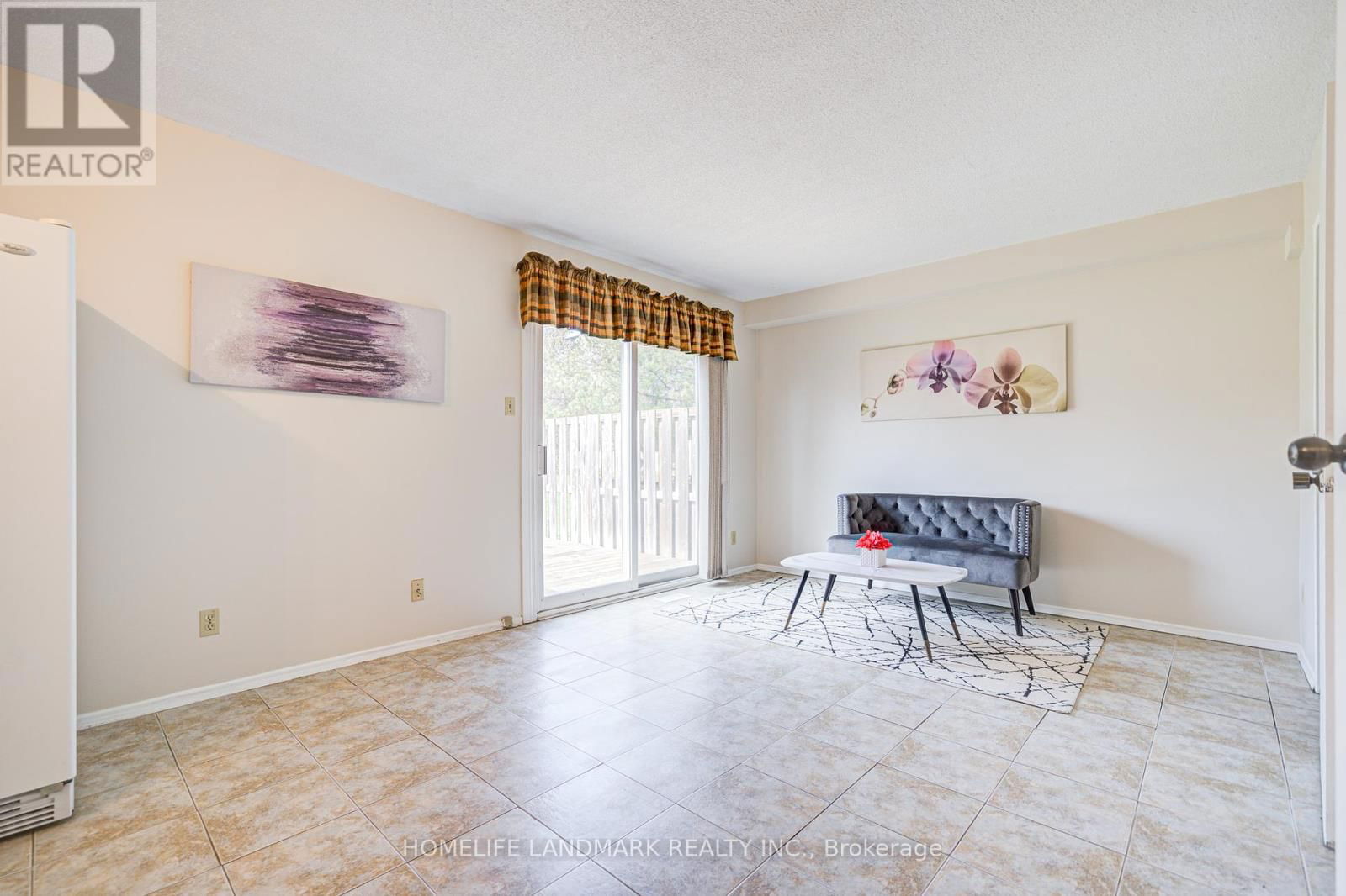 2 - 401 KEATS WAY Image 21