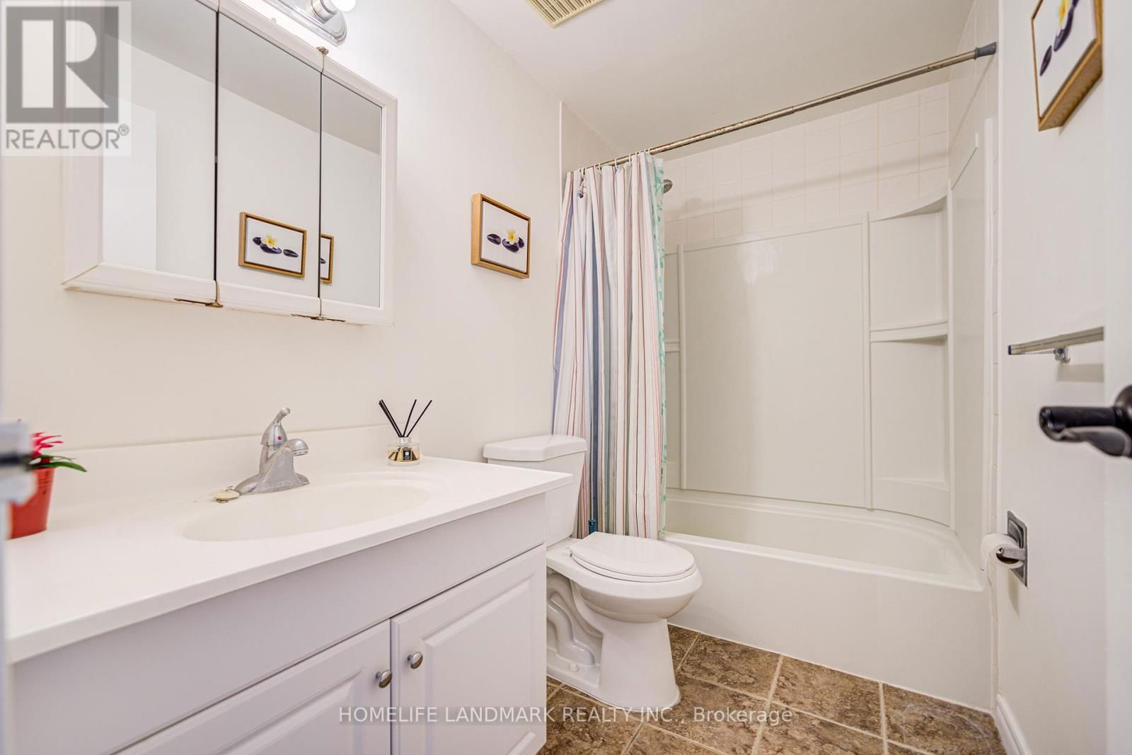 2 - 401 KEATS WAY Image 35