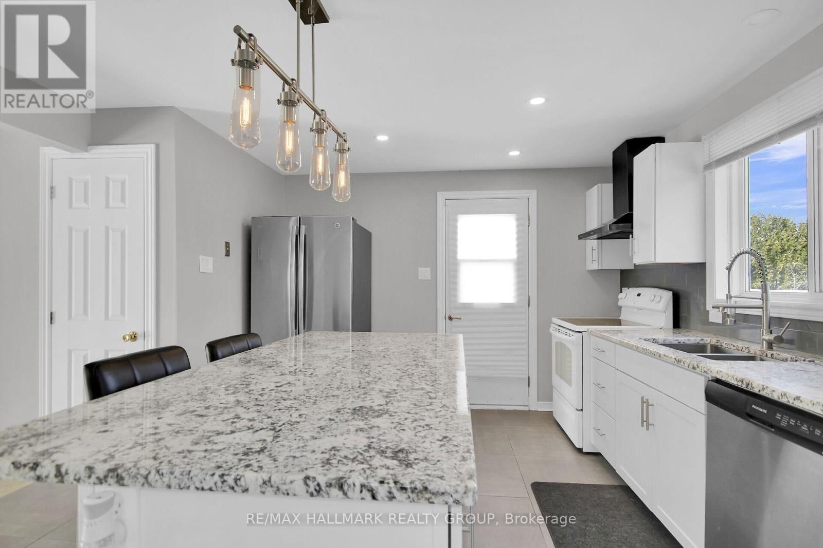 13 COOLSPRING CRESCENT Image 11