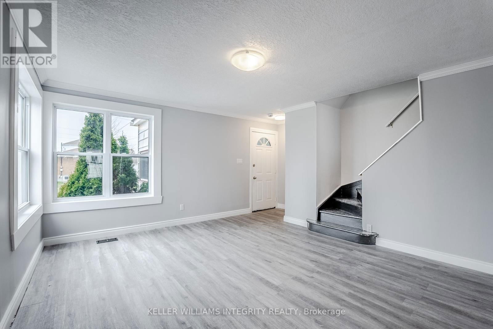 301-303 HOOPLE AVENUE Image 15