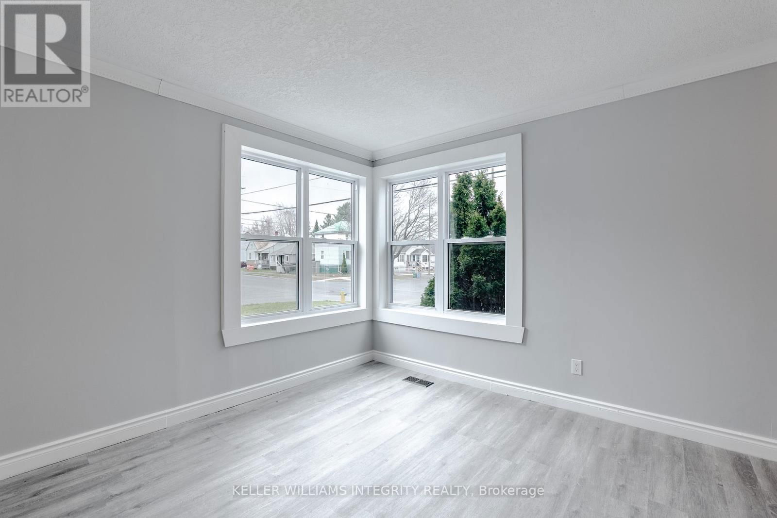 301-303 HOOPLE AVENUE Image 16