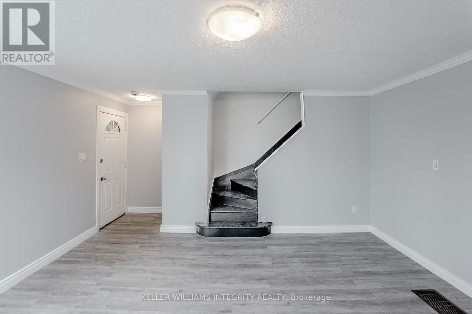 301-303 HOOPLE AVENUE Image 17