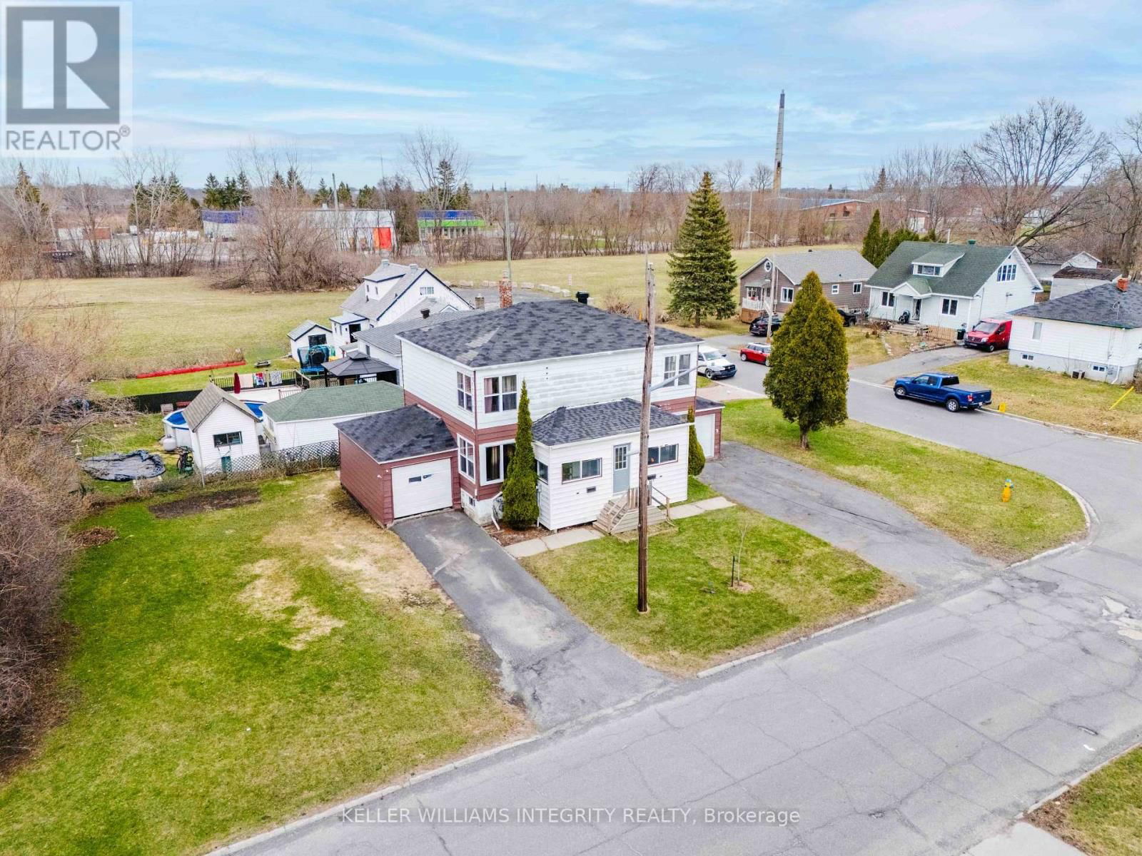 301-303 HOOPLE AVENUE Image 2