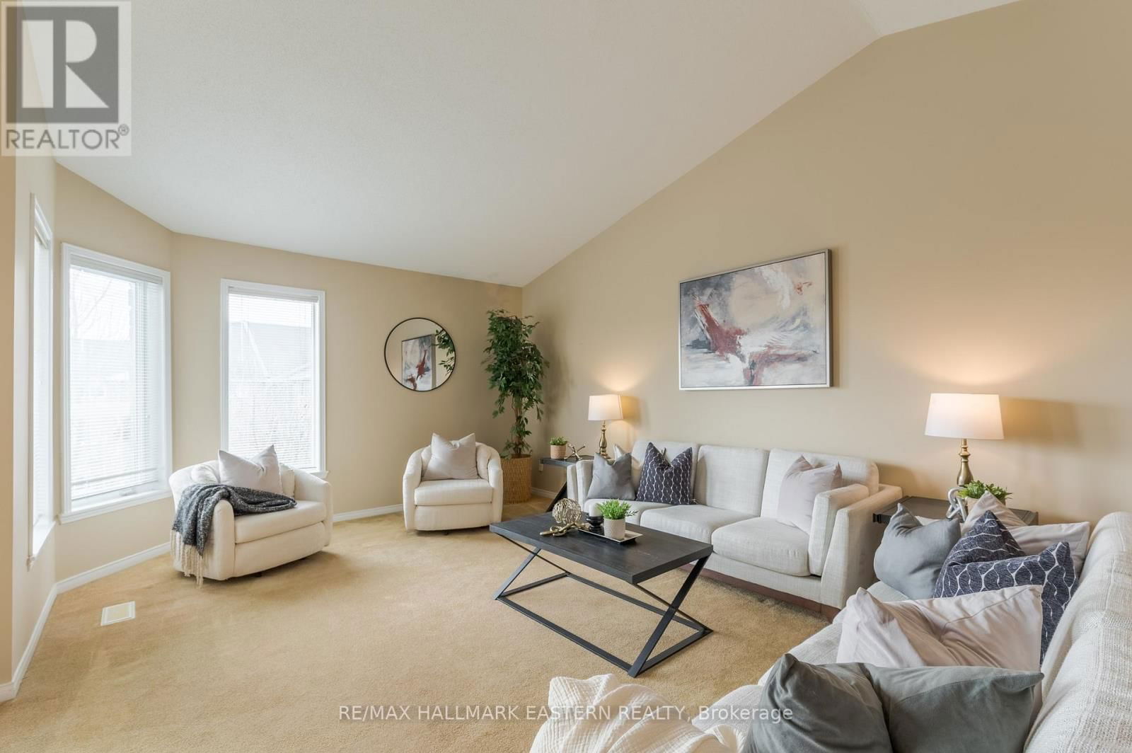 301C - 1099 CLONSILLA AVENUE Image 15