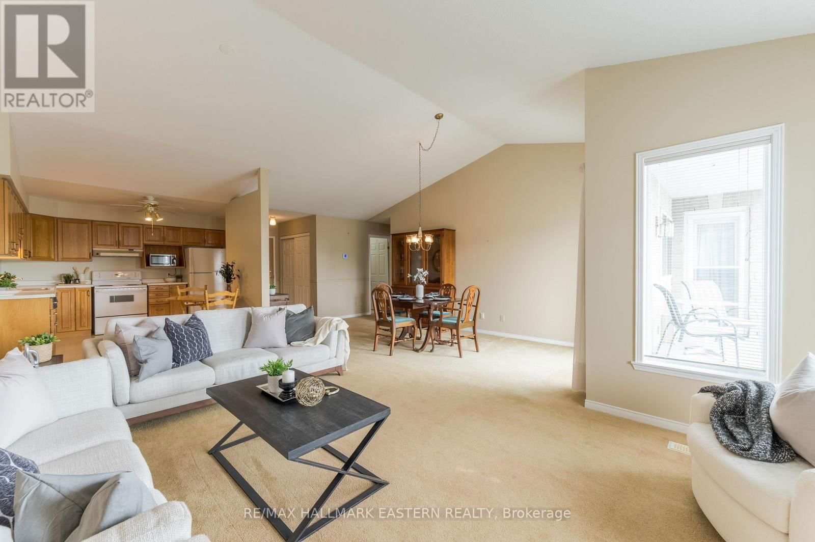 301C - 1099 CLONSILLA AVENUE Image 18