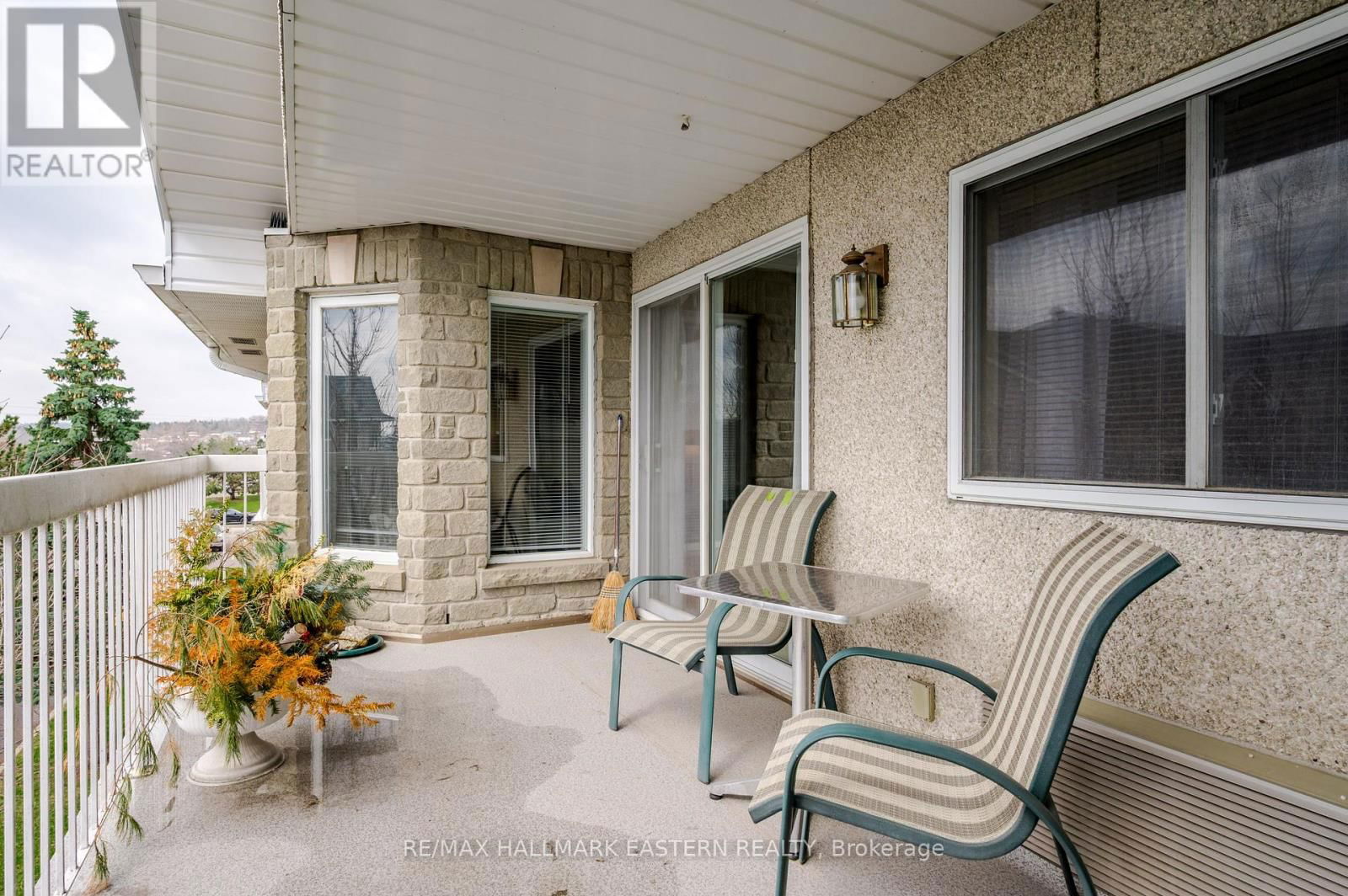 301C - 1099 CLONSILLA AVENUE Image 20