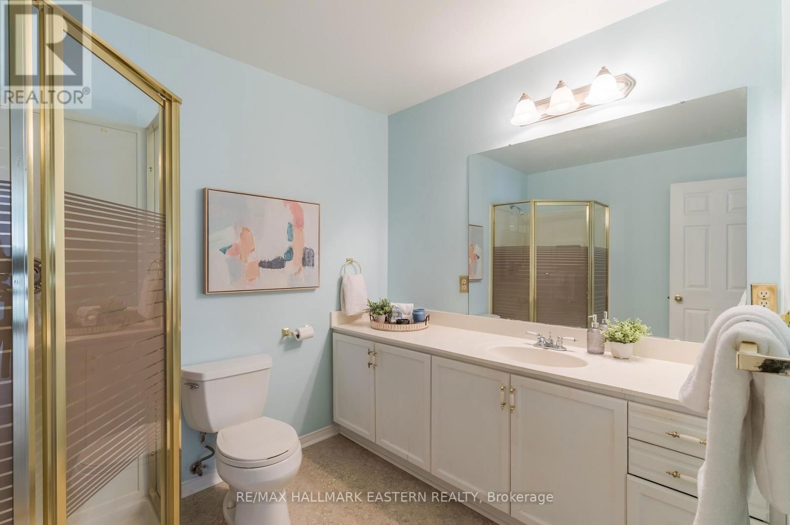 301C - 1099 CLONSILLA AVENUE Image 26