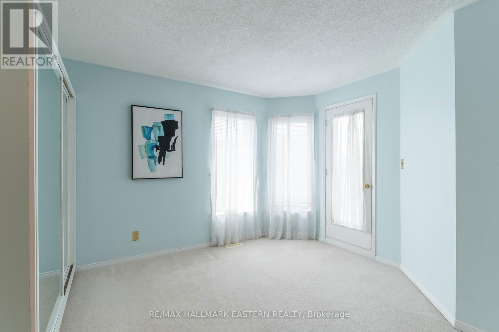 301C - 1099 CLONSILLA AVENUE Image 27