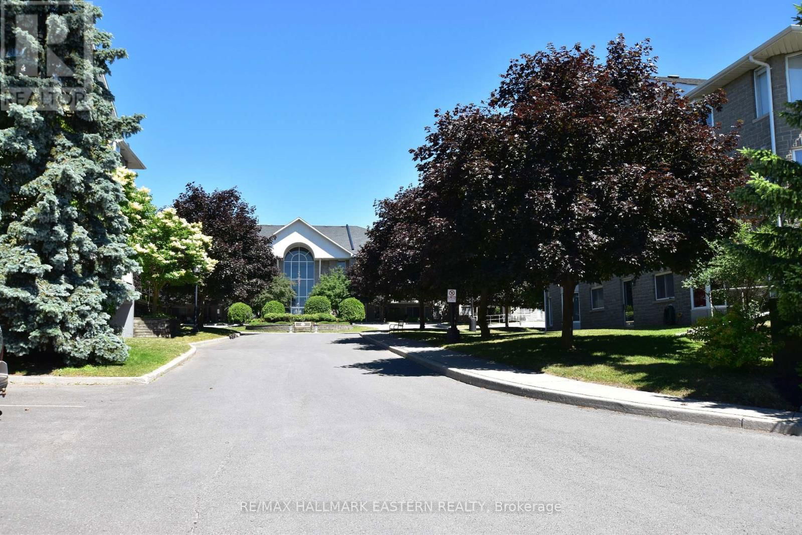 301C - 1099 CLONSILLA AVENUE Image 3