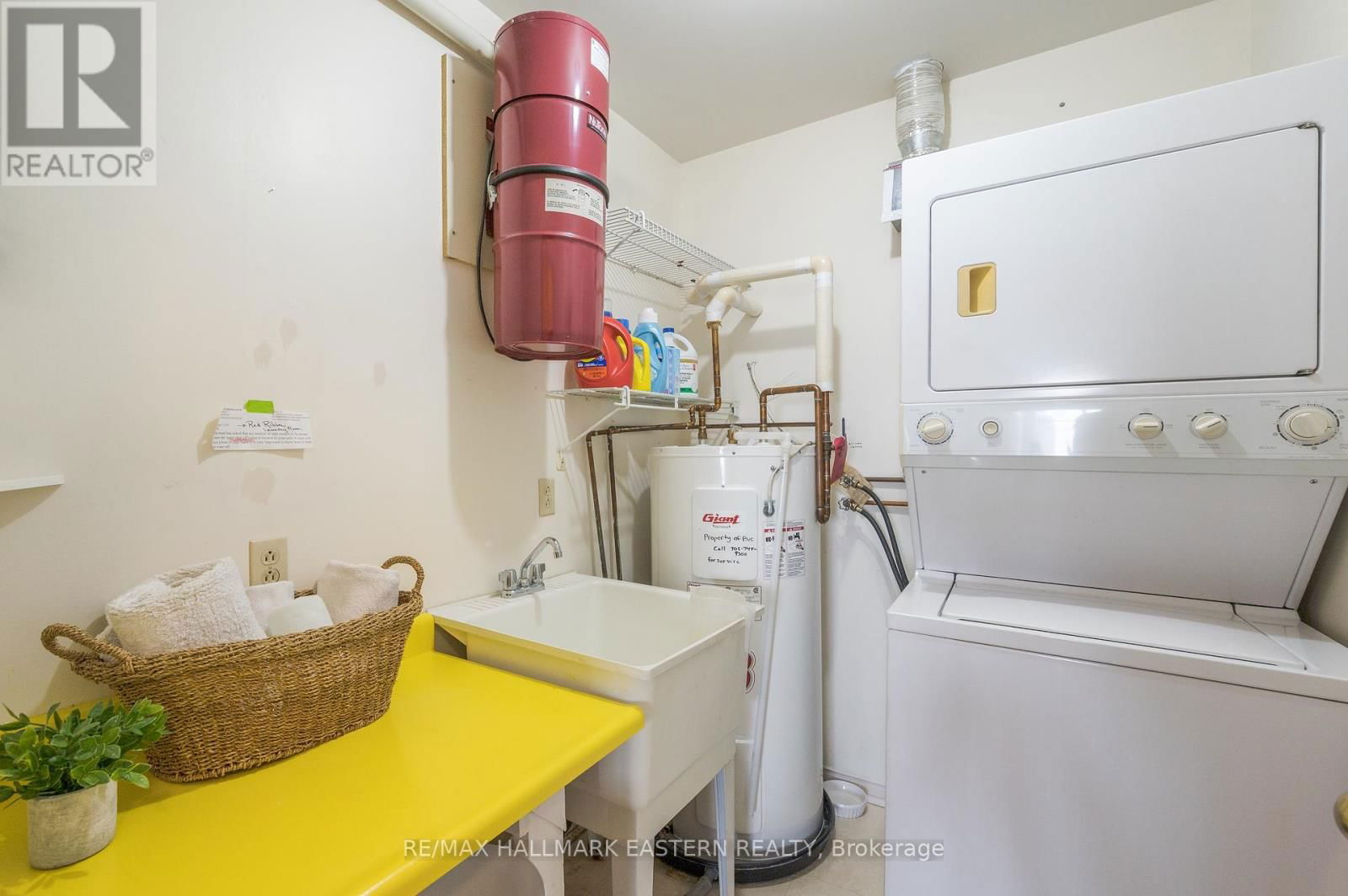 301C - 1099 CLONSILLA AVENUE Image 38
