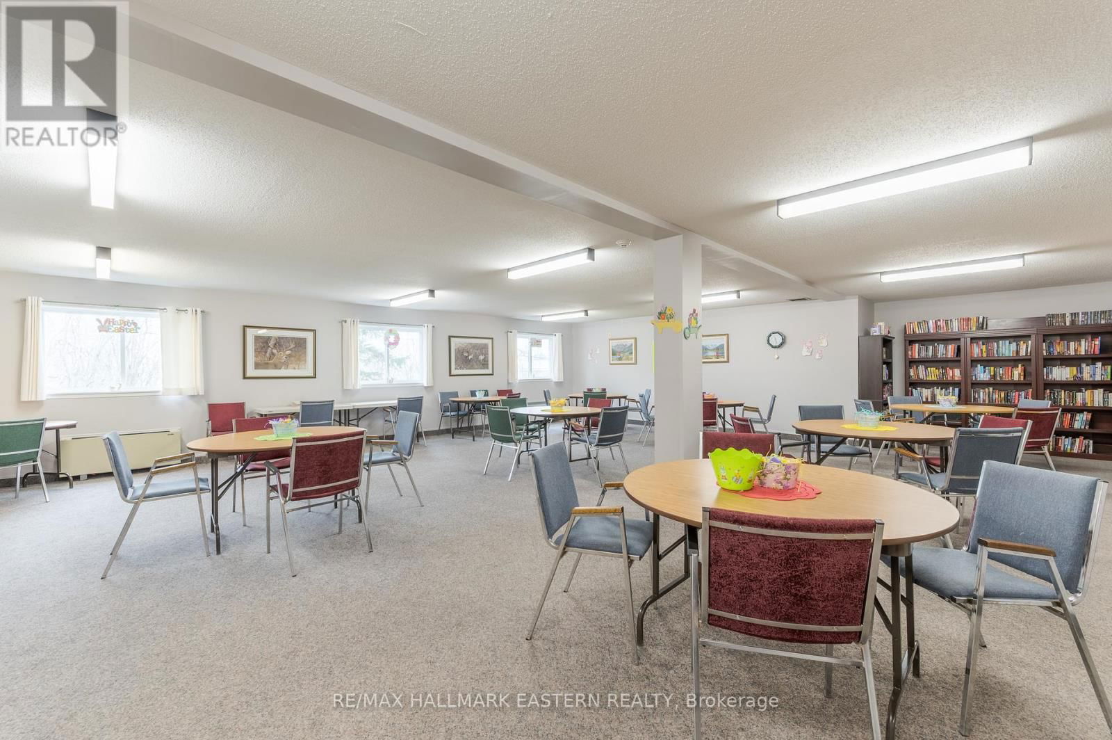 301C - 1099 CLONSILLA AVENUE Image 41
