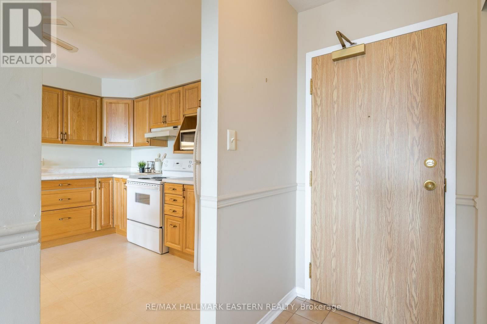 301C - 1099 CLONSILLA AVENUE Image 7