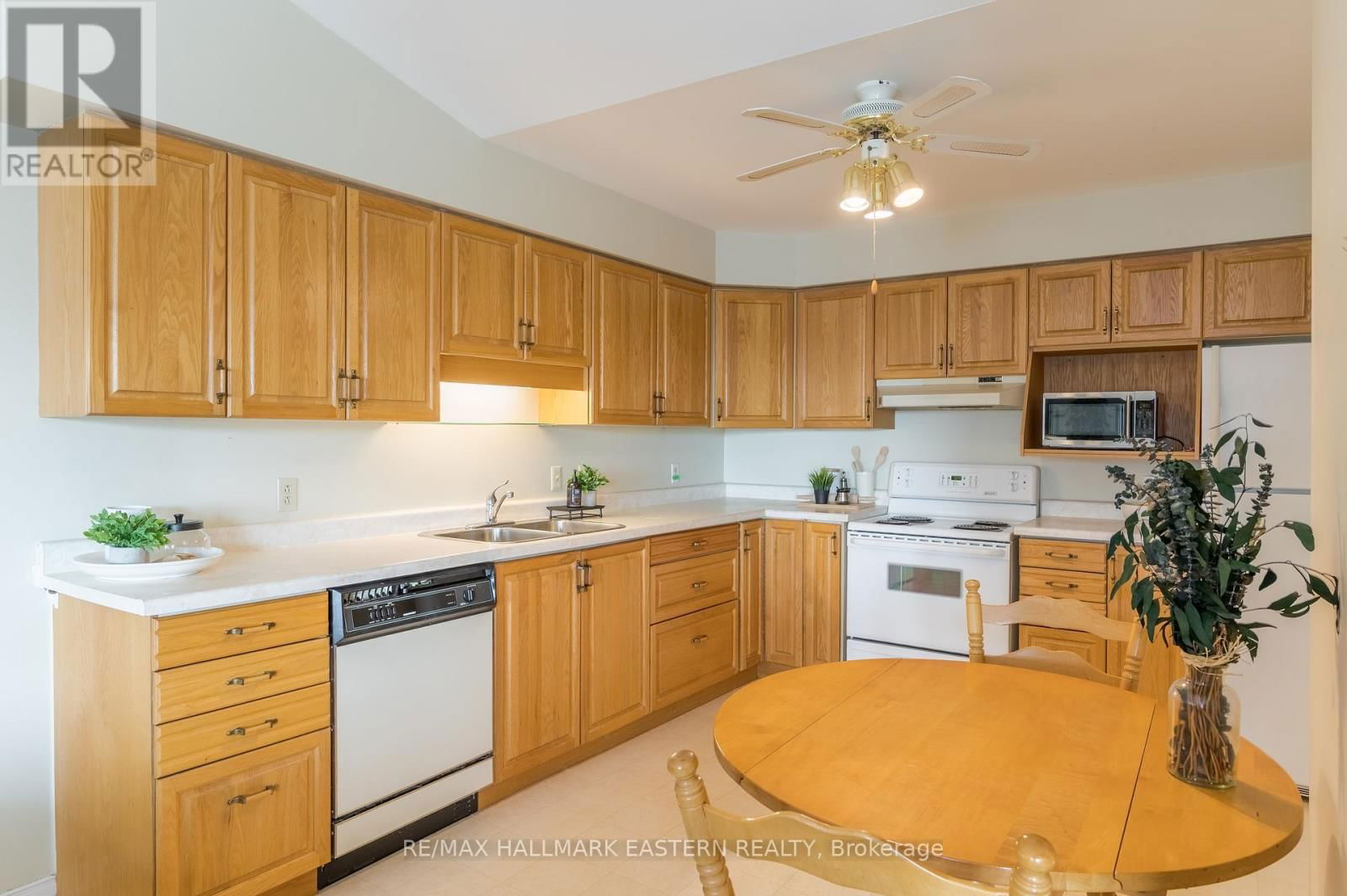 301C - 1099 CLONSILLA AVENUE Image 8