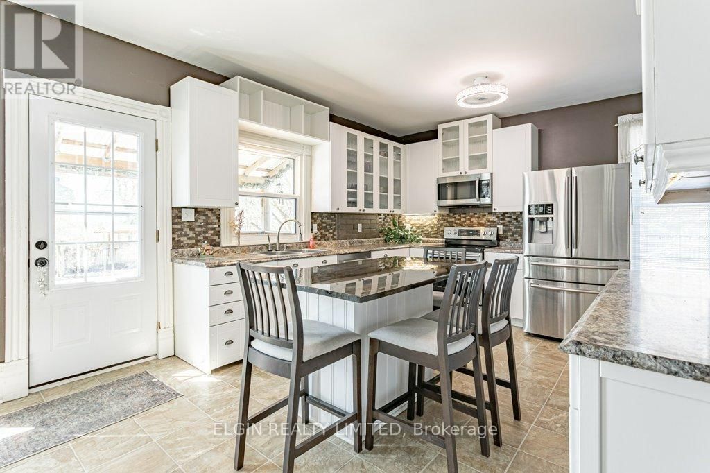 474 TALBOT STREET WEST Image 12