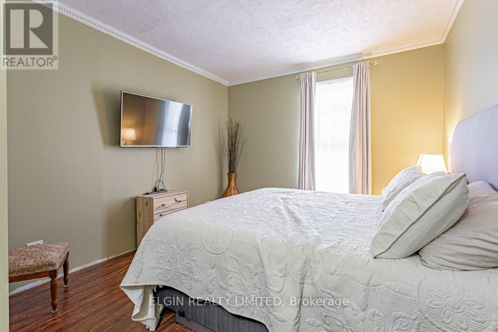 474 TALBOT STREET WEST Image 16