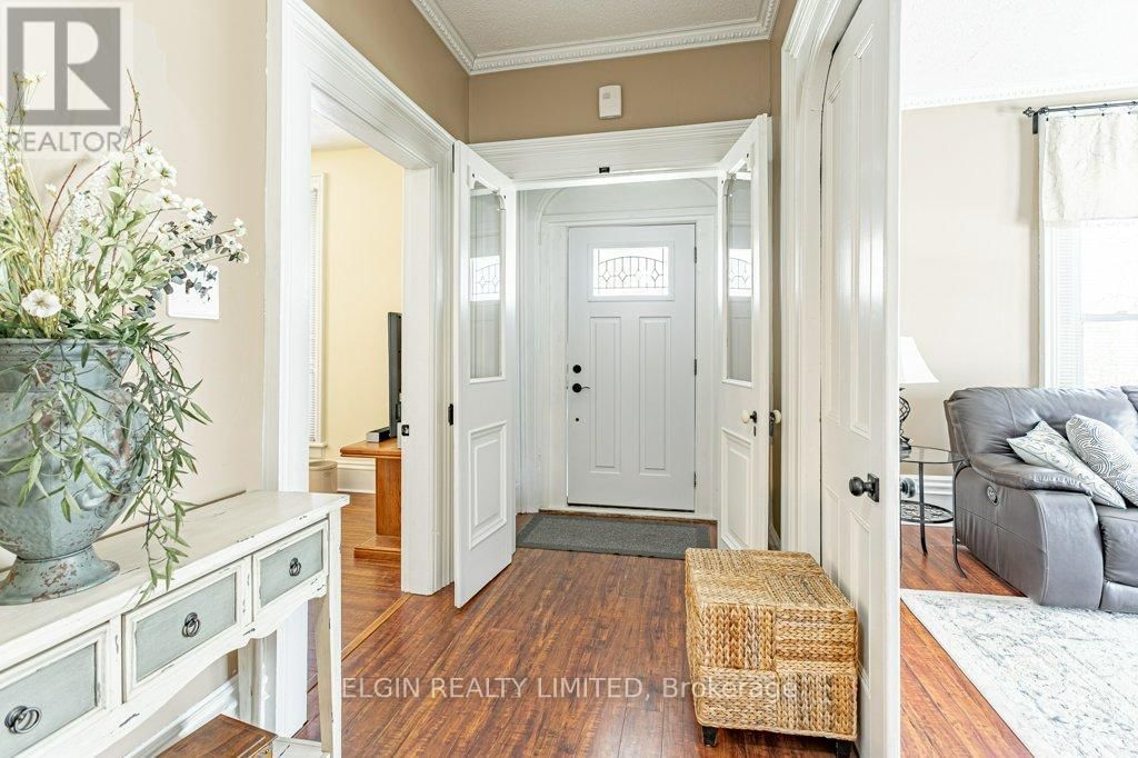 474 TALBOT STREET WEST Image 3