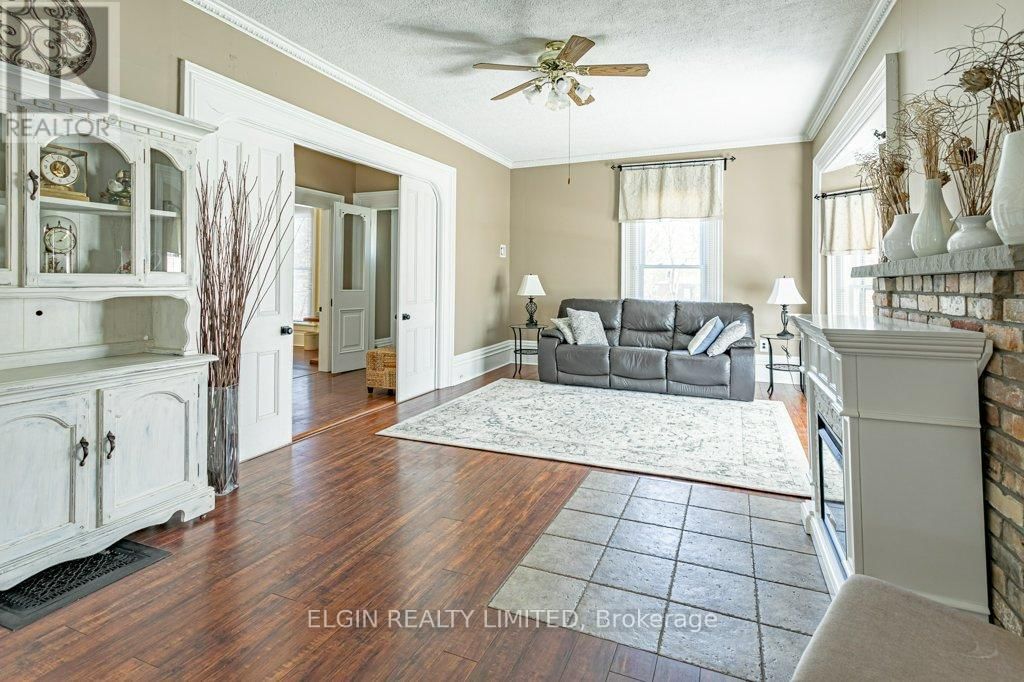 474 TALBOT STREET WEST Image 5