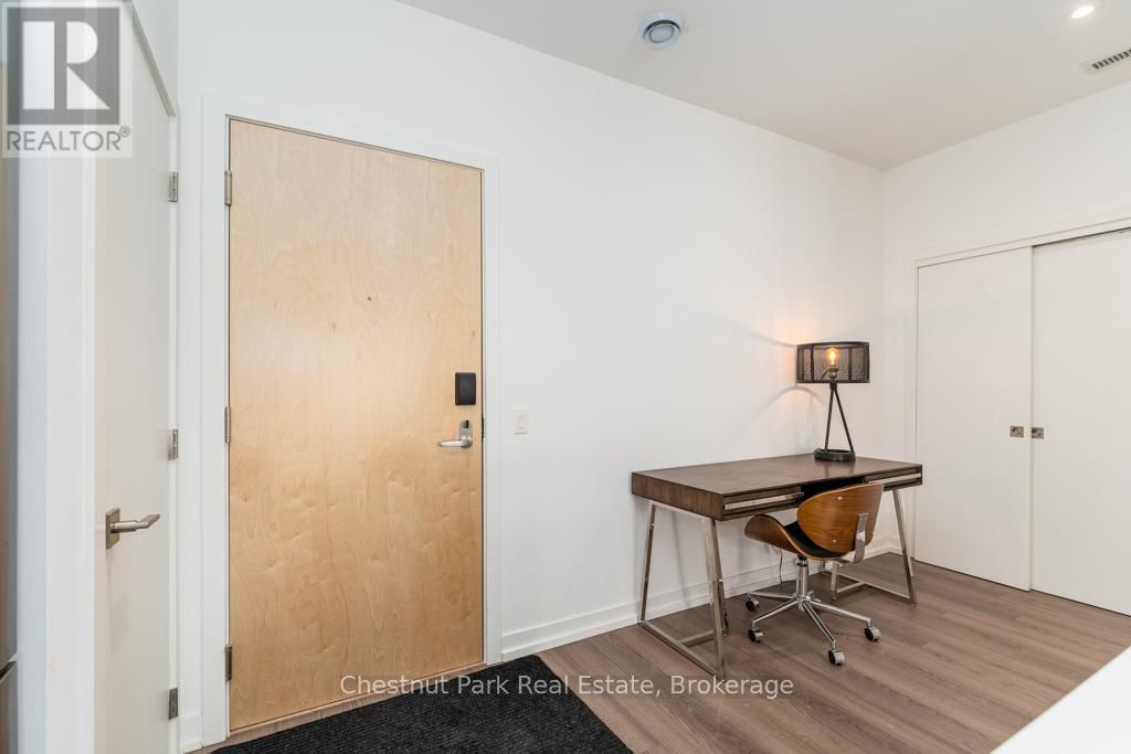 113 - 120 CARRICK TRAIL Image 4