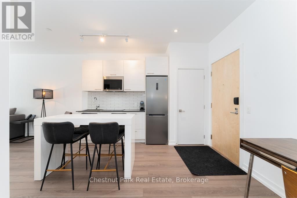 113 - 120 CARRICK TRAIL Image 6