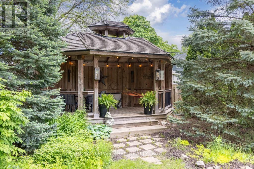 25 VICTOR BOULEVARD Image 16
