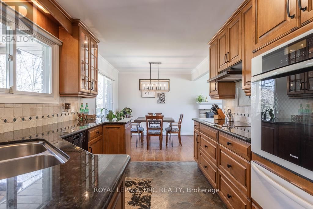 25 VICTOR BOULEVARD Image 23