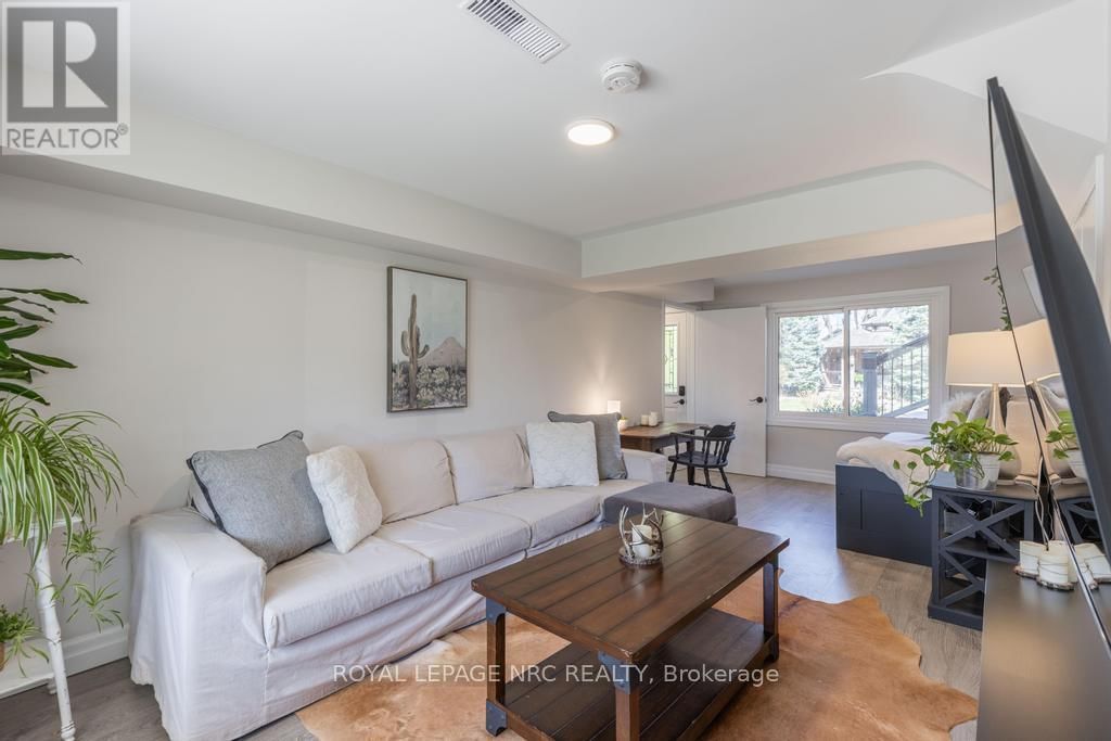 25 VICTOR BOULEVARD Image 33