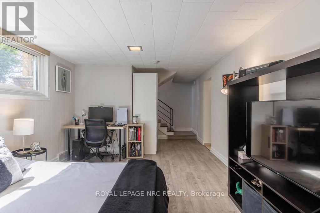 25 VICTOR BOULEVARD Image 37