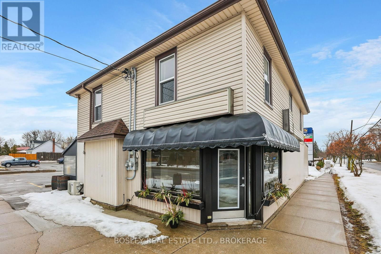 7 - 242 MARY STREET Image 1