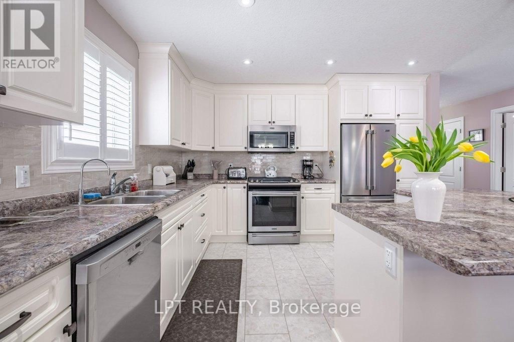 2 MERRILL DRIVE Image 12